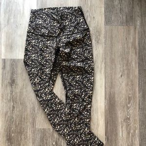 Lululemon Wunder Under tight 28” gold sequin print